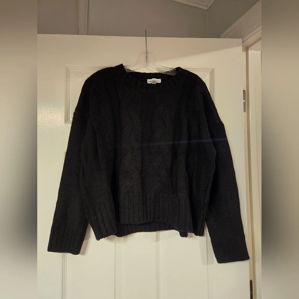 Sweater - Picture 1 of 4